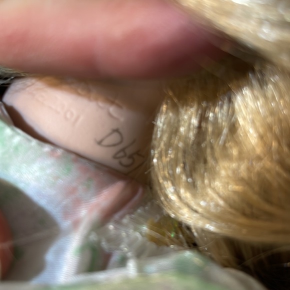 Vintage Kelly J Porcelain Doll from 2001 #D 651 - Picture 6 of 6